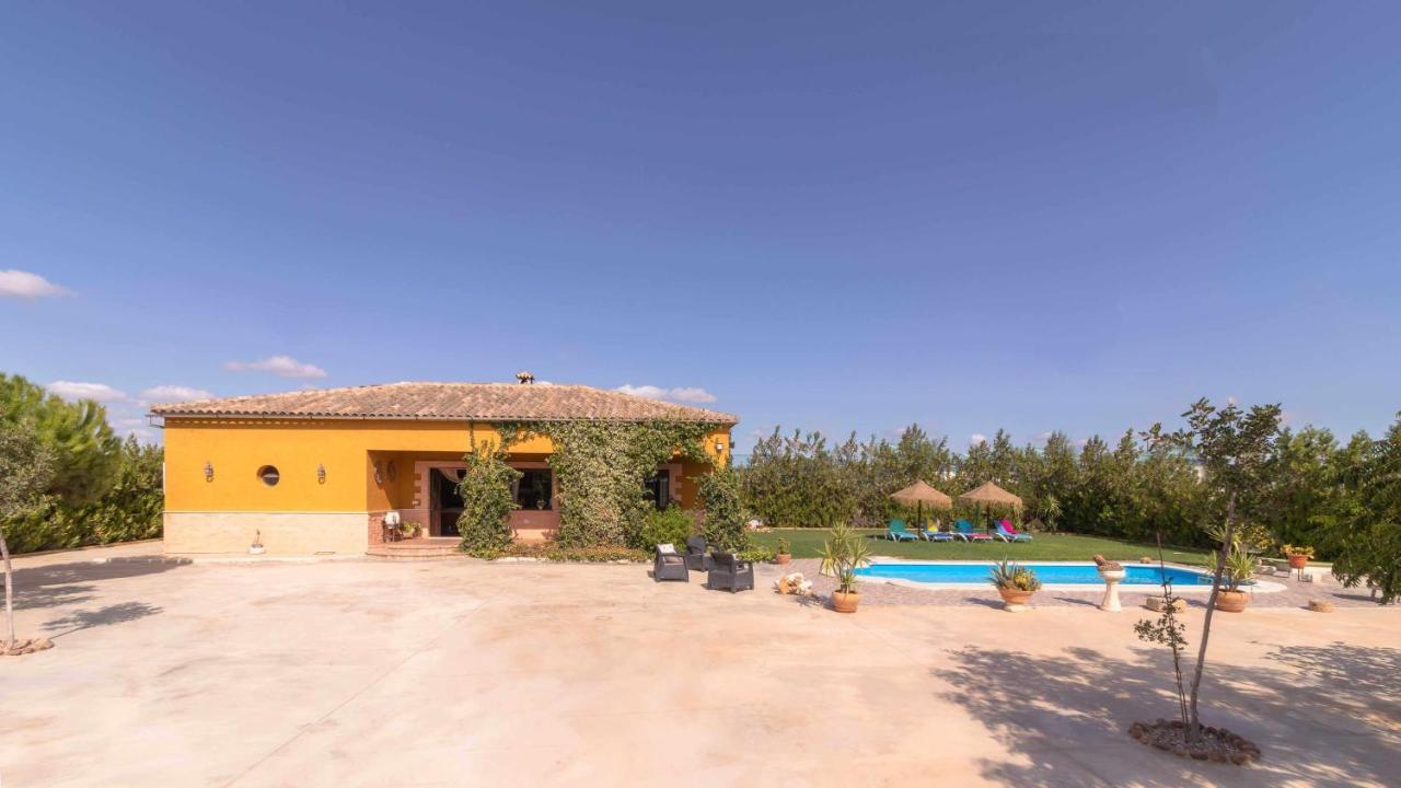 Casa Rural Villa Lucrecia La Lantejuela Bagian luar foto